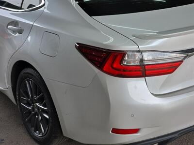 2018 Lexus ES 350   - Photo 30 - Lennox, CA 90304