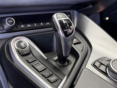 2015 BMW i8   - Photo 20 - Lennox, CA 90304