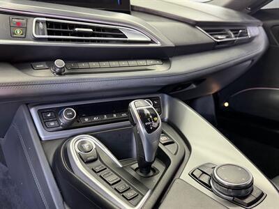 2015 BMW i8   - Photo 11 - Lennox, CA 90304
