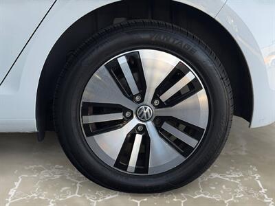 2019 Volkswagen e-Golf SE - Photo 14 - Lennox, CA 90304