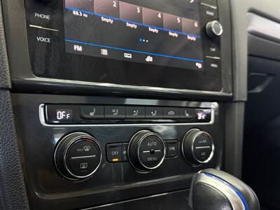 2019 Volkswagen e-Golf SE - Photo 21 - Lennox, CA 90304