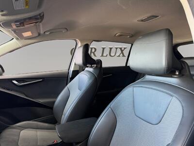 2023 Kia Niro EX - Photo 9 - Lennox, CA 90304