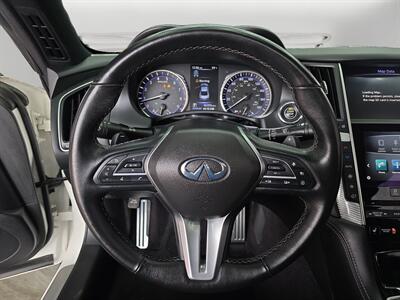 2018 INFINITI Q60 Red Sport 400   - Photo 12 - Lennox, CA 90304