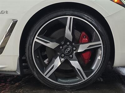 2018 INFINITI Q60 Red Sport 400   - Photo 24 - Lennox, CA 90304