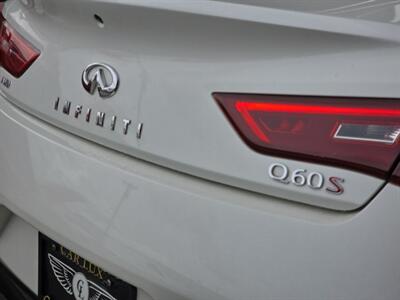 2018 INFINITI Q60 Red Sport 400   - Photo 20 - Lennox, CA 90304