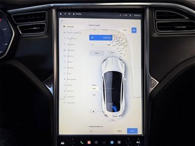 2015 Tesla Model S 70D   - Photo 21 - Lennox, CA 90304