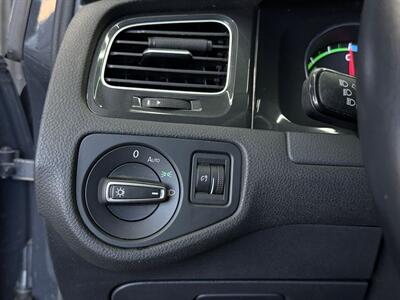 2019 Volkswagen e-Golf SE - Photo 17 - Lennox, CA 90304