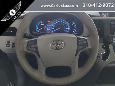 2012 Toyota Sienna XLE 7-Passenger Auto   - Photo 10 - Lennox, CA 90304