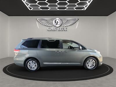 2012 Toyota Sienna XLE 7-Passenger Auto   - Photo 8 - Lennox, CA 90304