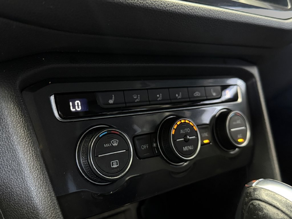 2021 Volkswagen Tiguan 2.0T SE - Photo 19 - Lennox, CA 90304