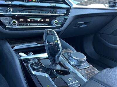 2019 BMW 530i   - Photo 15 - Lennox, CA 90304