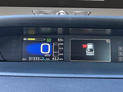 2022 Toyota Prius XLE   - Photo 11 - Lennox, CA 90304