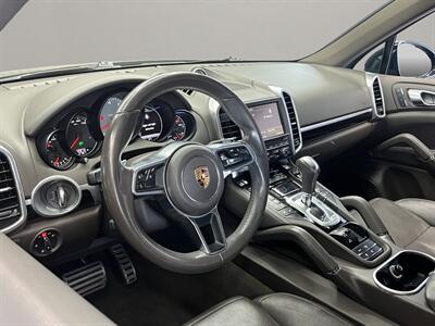 2016 Porsche Cayenne S   - Photo 19 - Lennox, CA 90304