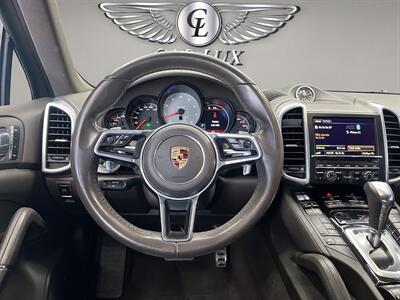 2016 Porsche Cayenne S   - Photo 10 - Lennox, CA 90304