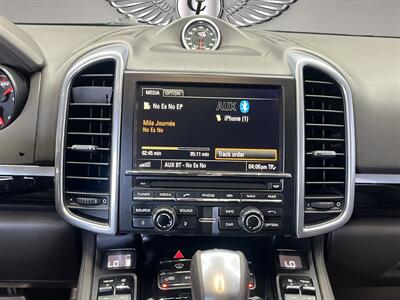 2016 Porsche Cayenne S   - Photo 15 - Lennox, CA 90304