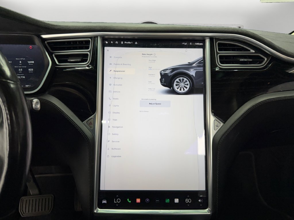 2016 Tesla Model X 90D - Photo 23 - Lennox, CA 90304