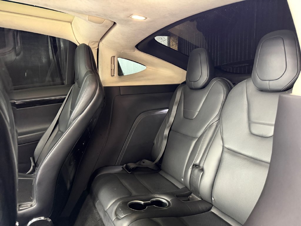 2016 Tesla Model X 90D - Photo 31 - Lennox, CA 90304