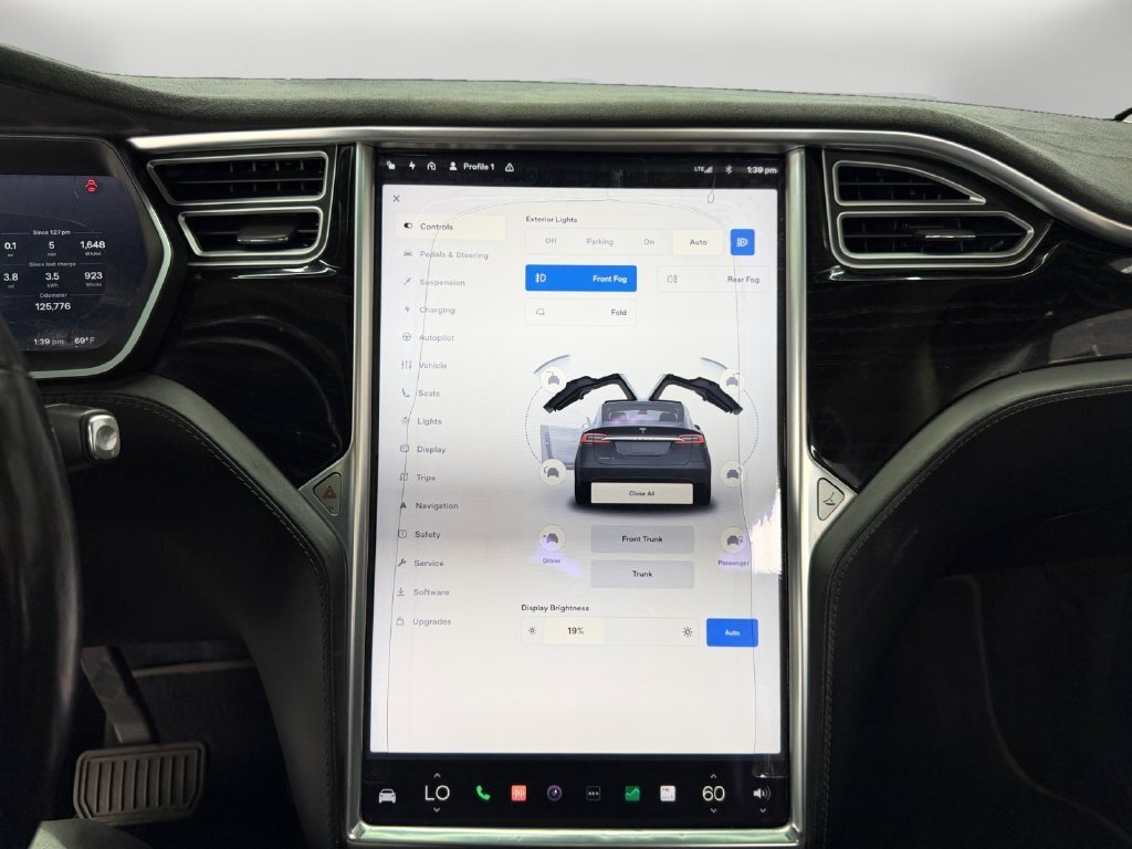 2016 Tesla Model X 90D - Photo 21 - Lennox, CA 90304