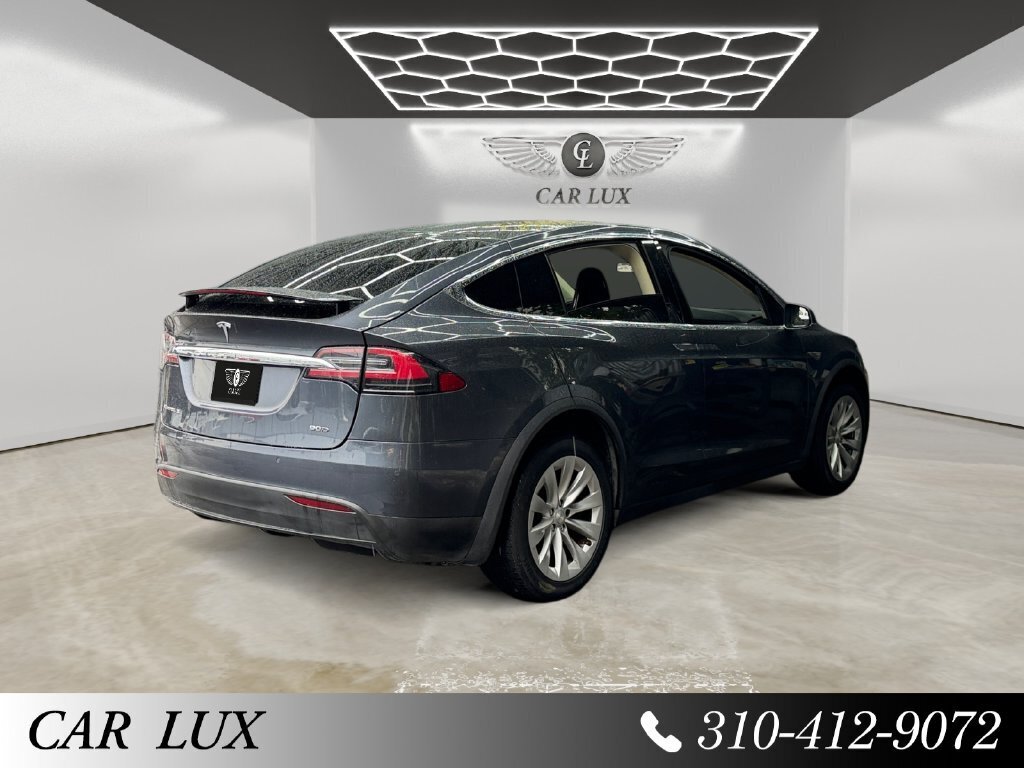 2016 Tesla Model X 90D - Photo 5 - Lennox, CA 90304