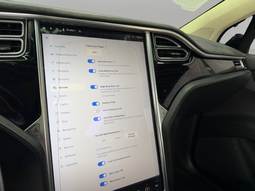 2016 Tesla Model X 90D - Photo 26 - Lennox, CA 90304