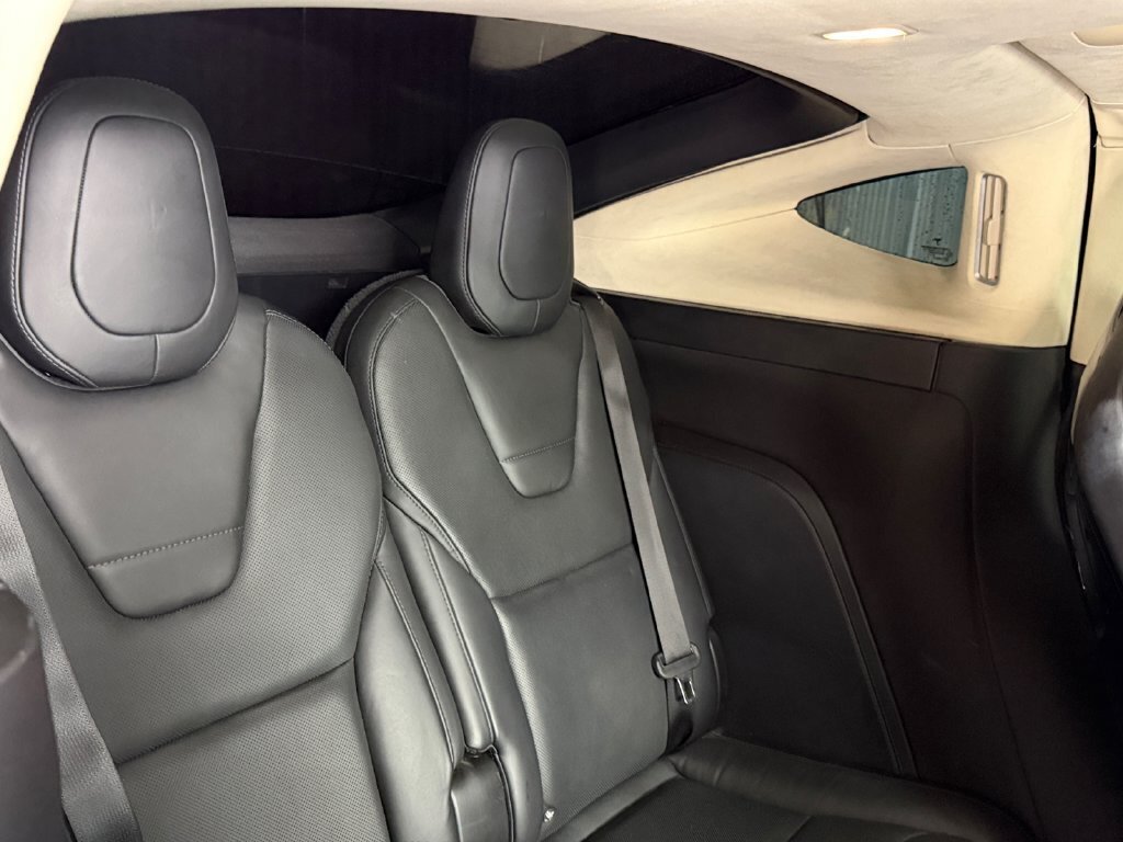 2016 Tesla Model X 90D - Photo 33 - Lennox, CA 90304