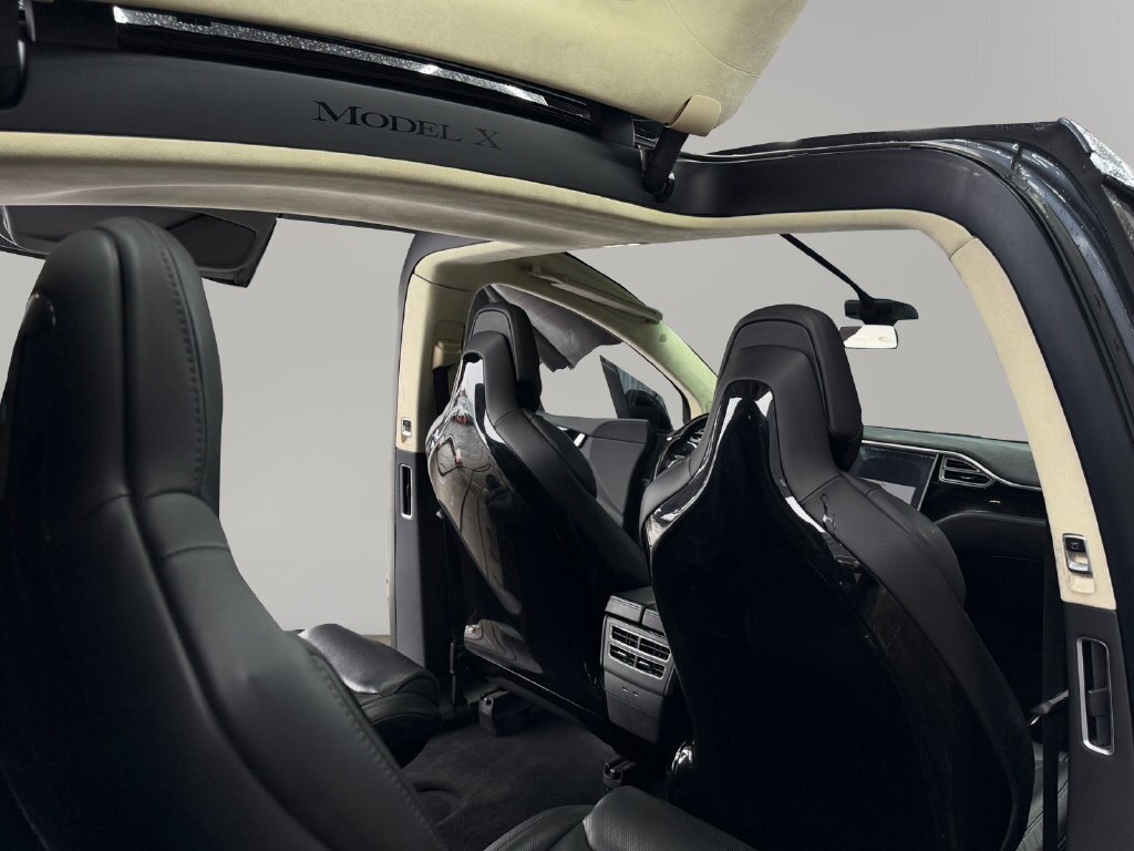 2016 Tesla Model X 90D - Photo 17 - Lennox, CA 90304