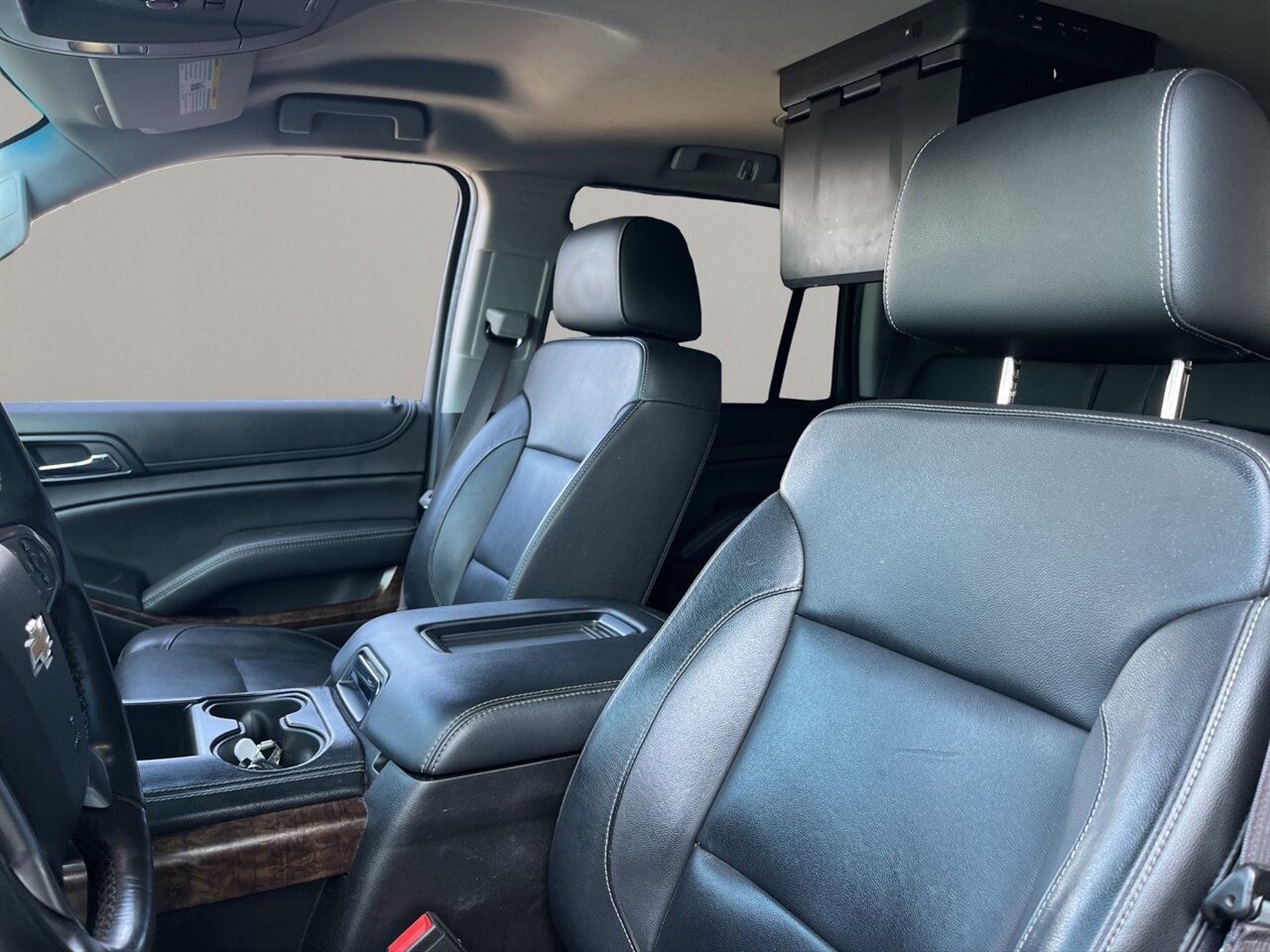 2017 Chevrolet Tahoe LT photo 4