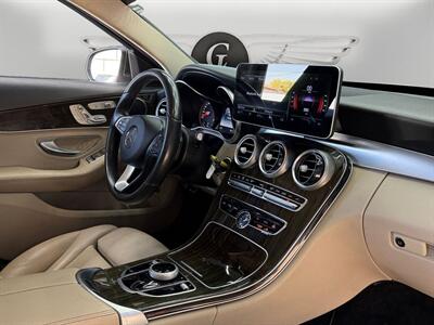2017 Mercedes-Benz C 300   - Photo 18 - Lennox, CA 90304