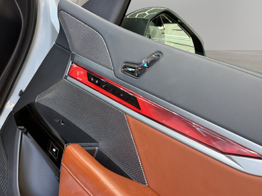 2023 BMW 740i - Photo 18 - Lennox, CA 90304
