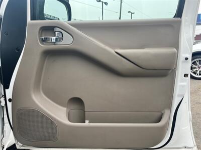 2011 Nissan Frontier SV V6   - Photo 24 - Lennox, CA 90304