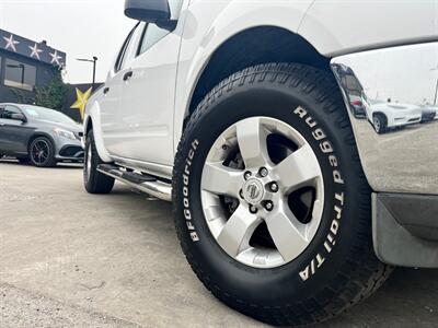 2011 Nissan Frontier SV V6   - Photo 3 - Lennox, CA 90304