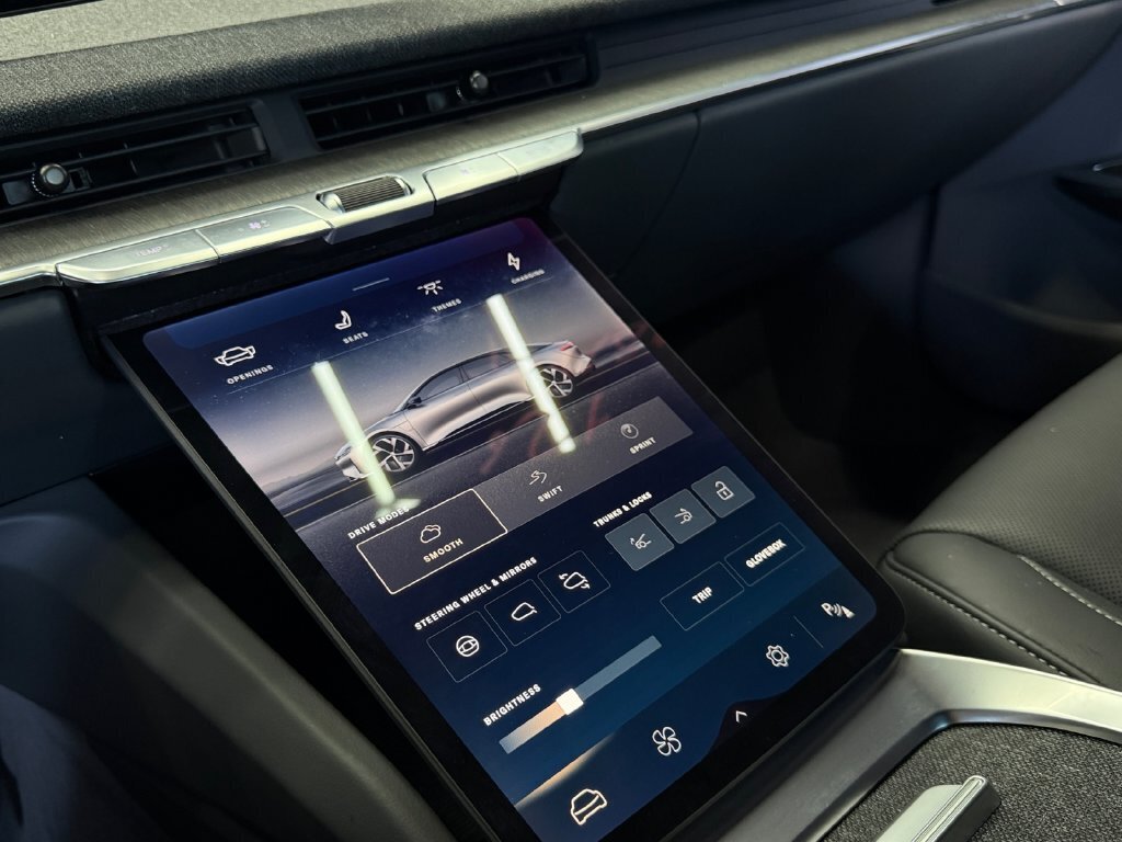 2023 Lucid Air Pure - Photo 21 - Lennox, CA 90304
