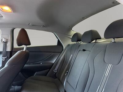 2024 Hyundai ELANTRA SEL   - Photo 13 - Lennox, CA 90304
