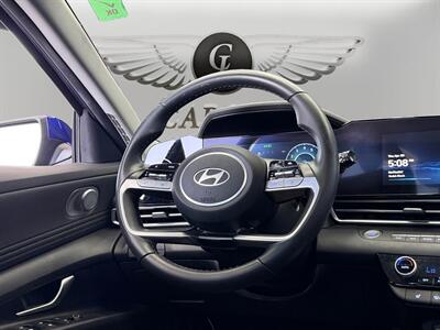 2024 Hyundai ELANTRA SEL   - Photo 12 - Lennox, CA 90304