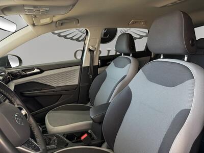 2024 Volkswagen Taos 1.5T S   - Photo 9 - Lennox, CA 90304