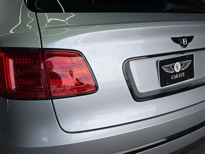 2018 Bentley Bentayga W12   - Photo 30 - Lennox, CA 90304