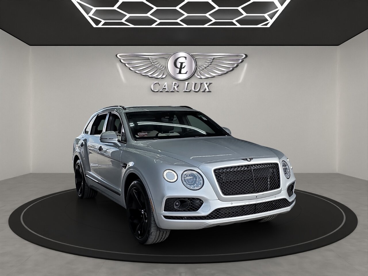 2018 Bentley Bentayga W12 - Photo 1 - Lennox, CA 90304