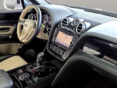 2018 Bentley Bentayga W12   - Photo 15 - Lennox, CA 90304