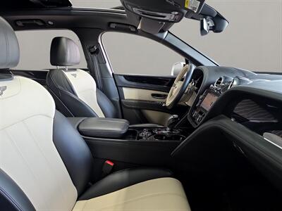 2018 Bentley Bentayga W12   - Photo 16 - Lennox, CA 90304