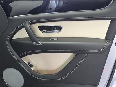 2018 Bentley Bentayga W12   - Photo 24 - Lennox, CA 90304