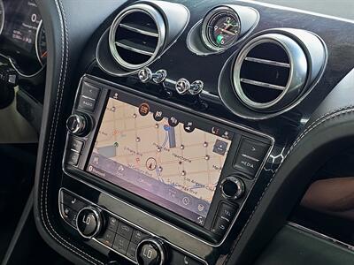 2018 Bentley Bentayga W12   - Photo 27 - Lennox, CA 90304