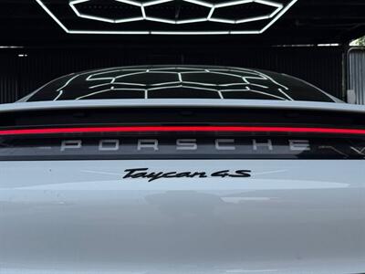 2020 Porsche Taycan 4S   - Photo 32 - Lennox, CA 90304