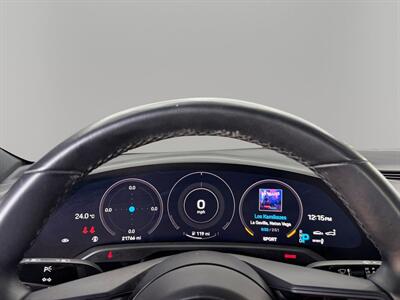 2020 Porsche Taycan 4S   - Photo 22 - Lennox, CA 90304