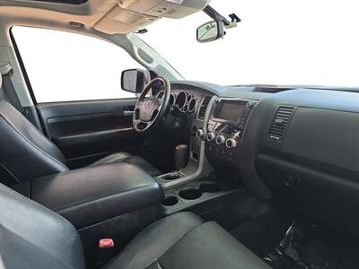 2013 Toyota Tundra Platinum CrewMax   - Photo 14 - Lennox, CA 90304