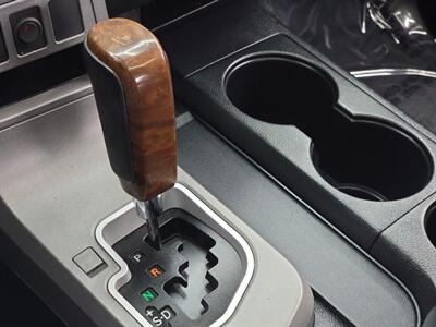 2013 Toyota Tundra Platinum CrewMax   - Photo 24 - Lennox, CA 90304