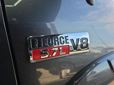 2013 Toyota Tundra Platinum CrewMax   - Photo 26 - Lennox, CA 90304