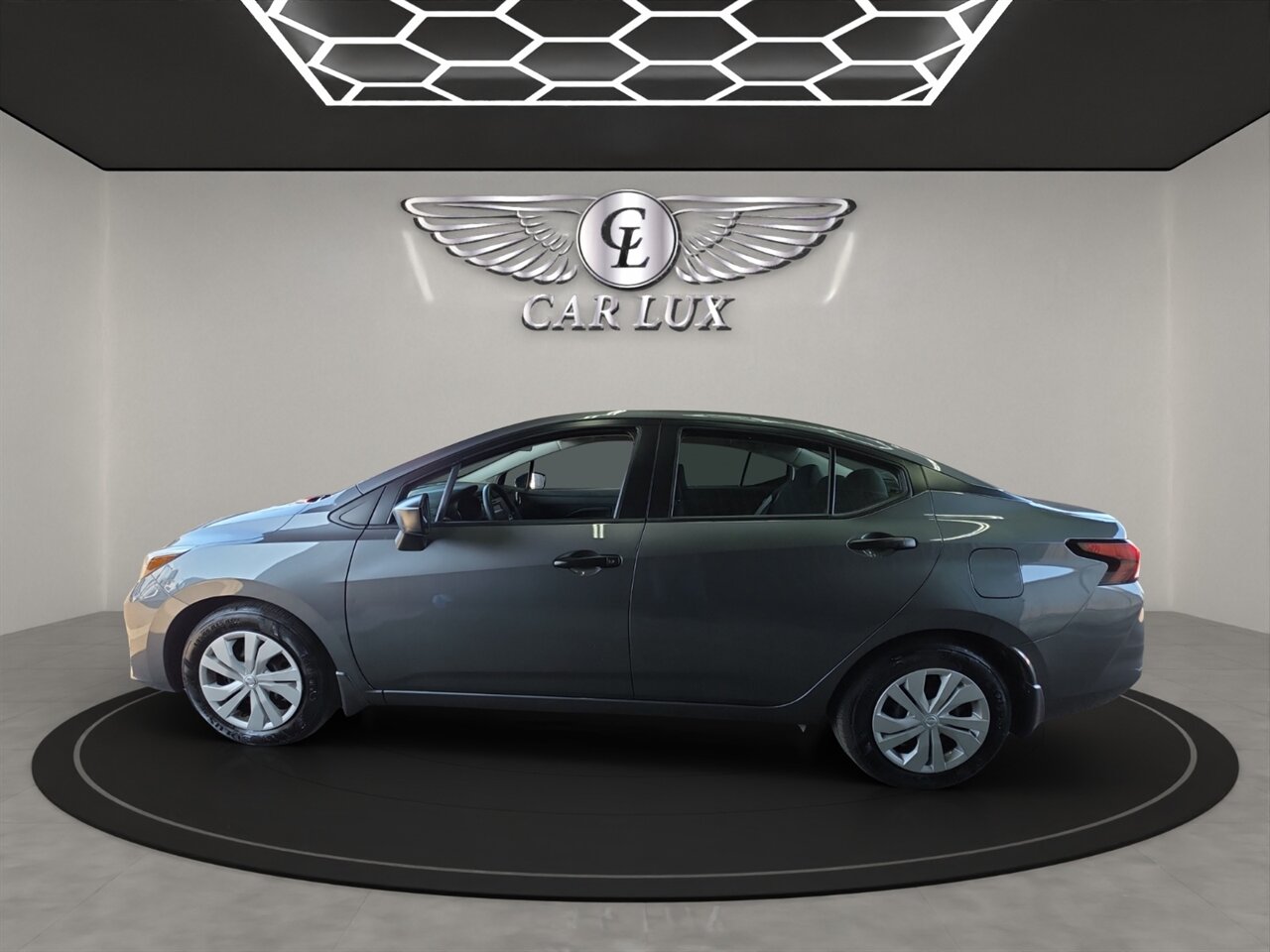 2025 Nissan Versa 1.6 S photo 4