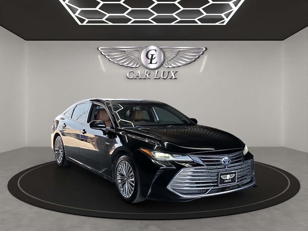 2021 Toyota Avalon Hybrid Limited - Photo 1 - Lennox, CA 90304
