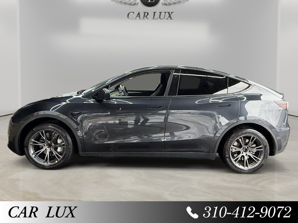 2024 Tesla Model Y Long Range - Photo 2 - Lennox, CA 90304