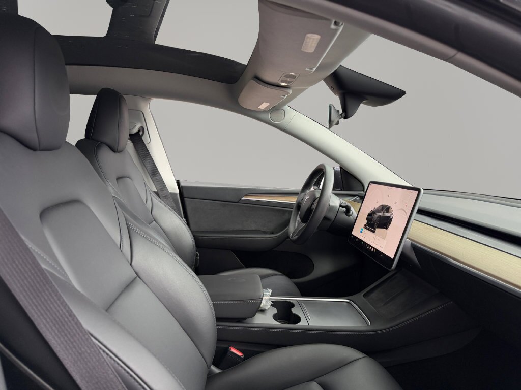 2024 Tesla Model Y Long Range - Photo 14 - Lennox, CA 90304